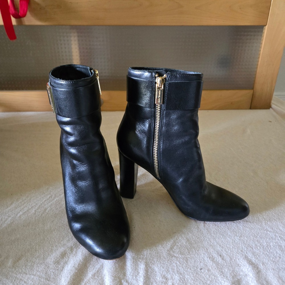 Michael Kors Leather Ankle Boots Womens 5M Black Gold Zip Buckle Block Heel